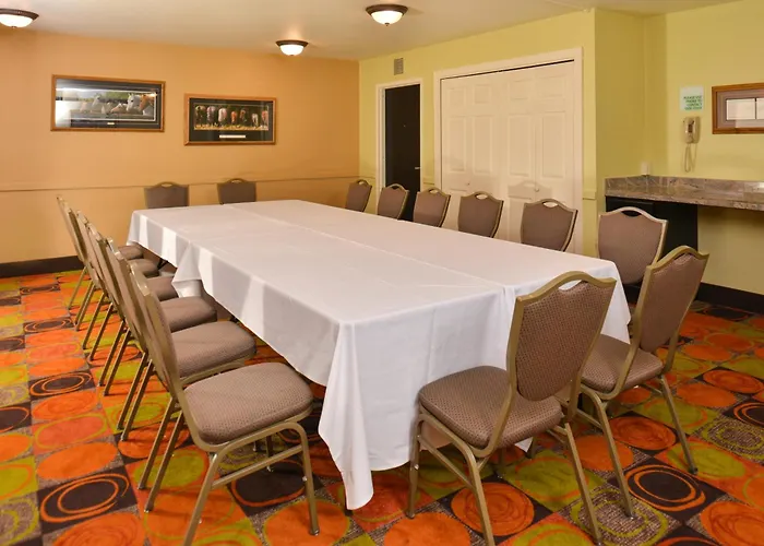 Ramada Plaza By Wyndham & Convention Center 3*