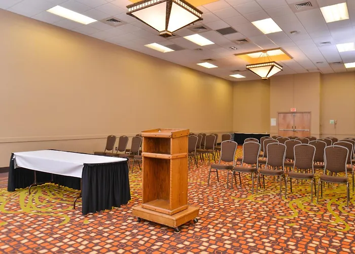 Hotel Ramada Plaza By Wyndham & Convention Center