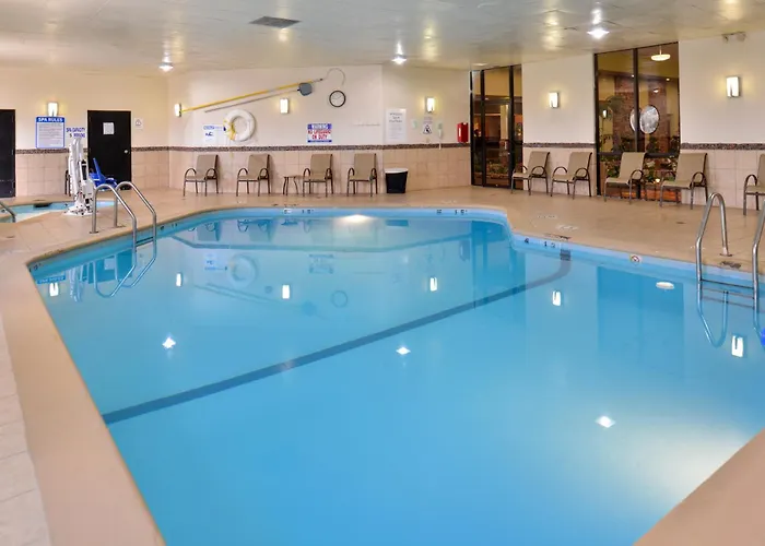 Ramada Plaza By Wyndham & Convention Center Hotel 3*