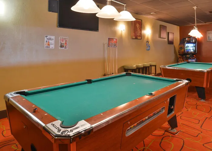 Ramada Plaza By Wyndham & Convention Center Hotel 3*