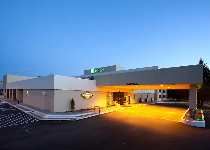 Ramada Plaza By Wyndham & Convention Center Hotel 3*