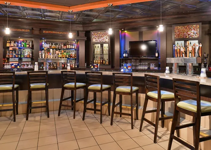 Hotel Ramada Plaza By Wyndham & Convention Center 3*