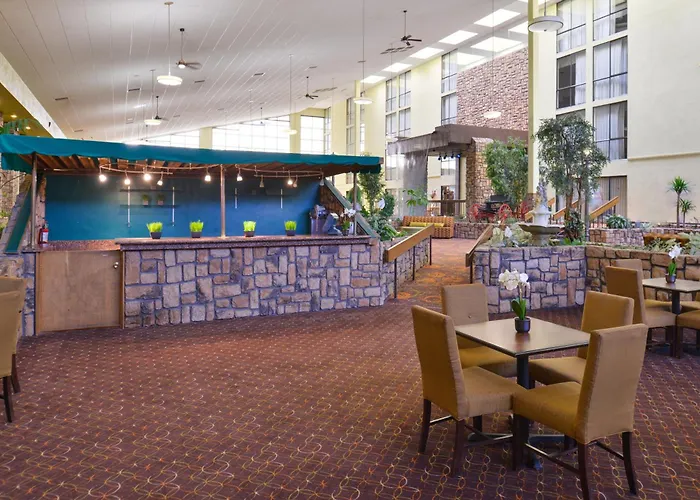 Ramada Plaza By Wyndham & Convention Center Hotel 3*