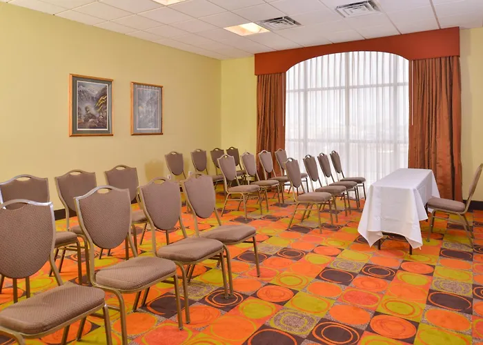 Ramada Plaza By Wyndham & Convention Center 3*