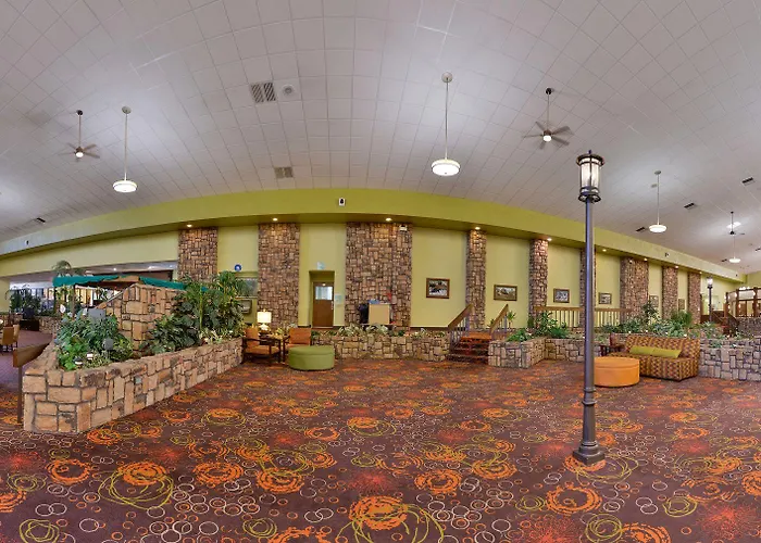 Ramada Plaza By Wyndham & Convention Center Hotel