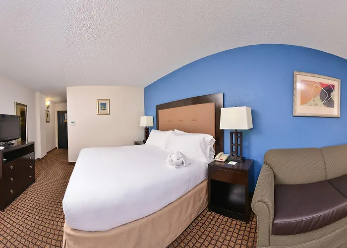 Ramada Plaza By Wyndham & Convention Center 3*