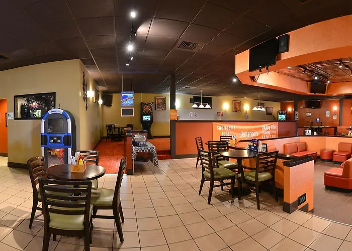 Ramada Plaza By Wyndham & Convention Center Hotel 3*