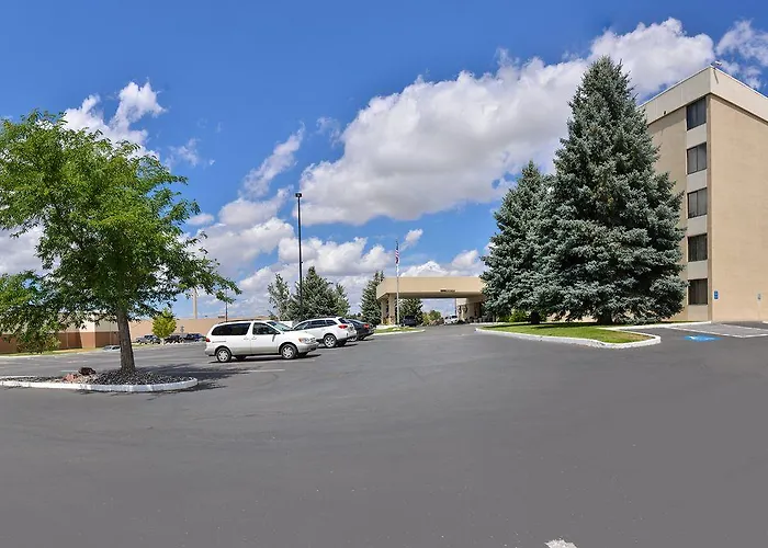 Ramada Plaza By Wyndham & Convention Center 3*