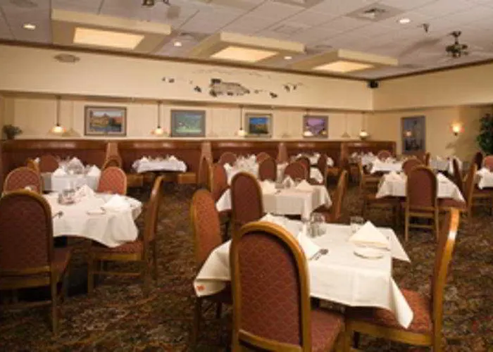 Hotel Ramada Plaza By Wyndham & Convention Center 3*